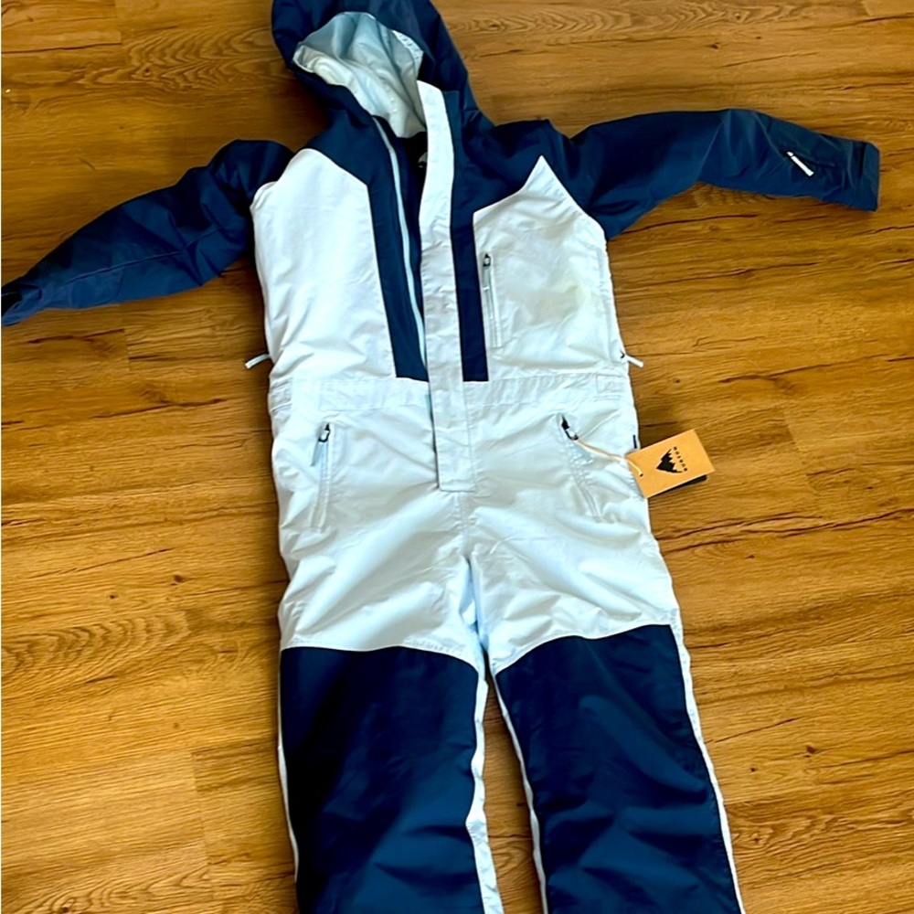 Burton snow suit never worn xl kids